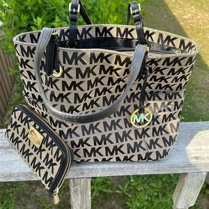 Mk purse